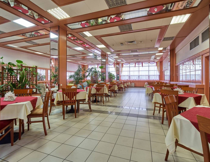 Ресторанный зал на 300 мест - Пансионат «Заря»